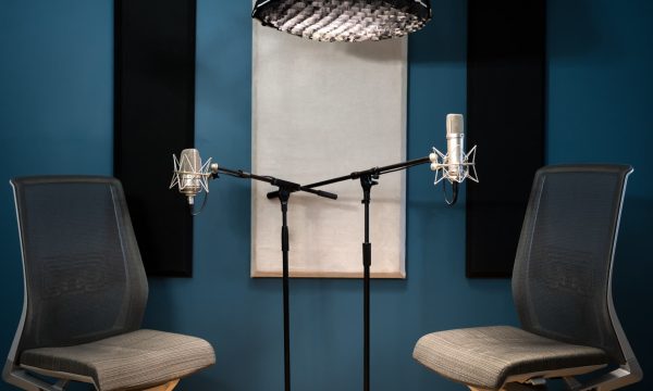 Podcast Room 05, Studio Chairs, Softbox Bright - 3;2 2048px 92%