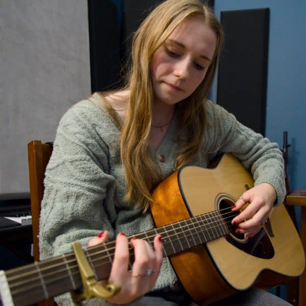 Norton Flipped L to R Blonde Gtr Lessons Room C Quick SQ cmpr